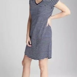 GAP T-Shirt Dress